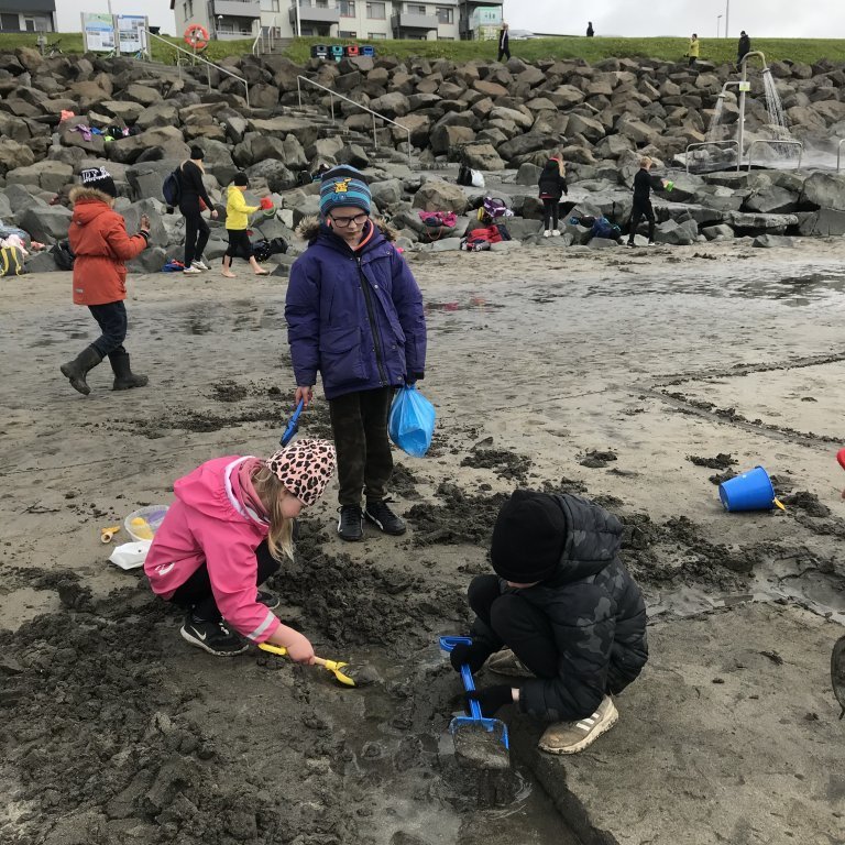 42ec7230-a9e4-4343-852a-eea2b998bc1c