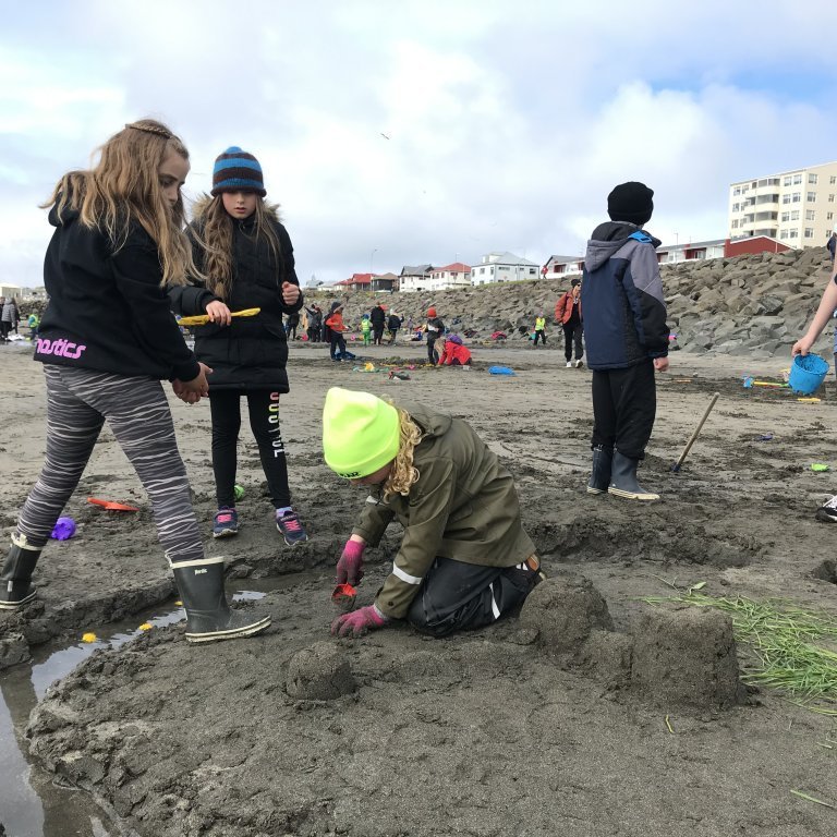 4f875f52-ebf4-4cc0-b45c-e0ba76db3dfd