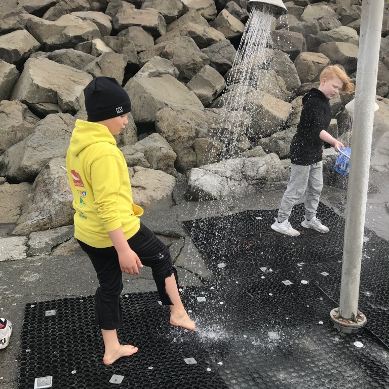 98220d06-3769-4e1c-8f2c-3be3ca5c9172