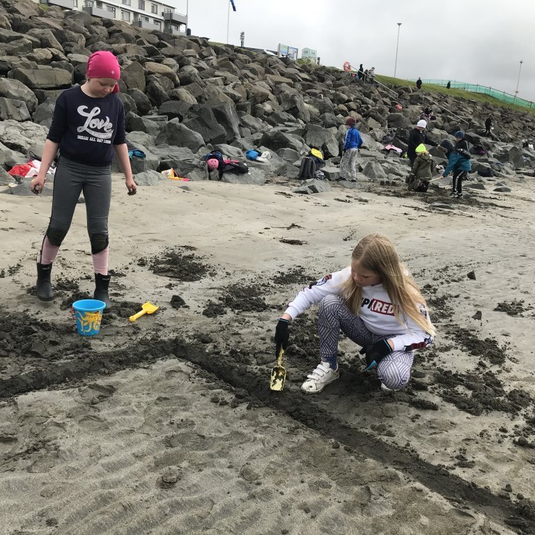 f2091111-5397-4553-80c3-88cd86d04150