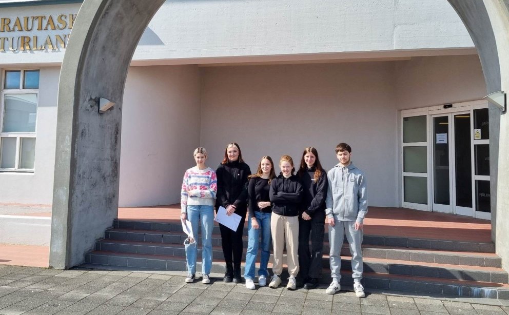 Nemendur Brekkubæjarskóla sem voru í efstu 10 sætunum í sínum árgangi.
Frá vinstri: Anna Valgerður,…