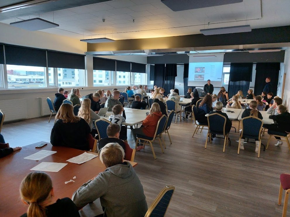 Nemendur Brekkubæjarskóla á vel heppnuðu Barnaþingi