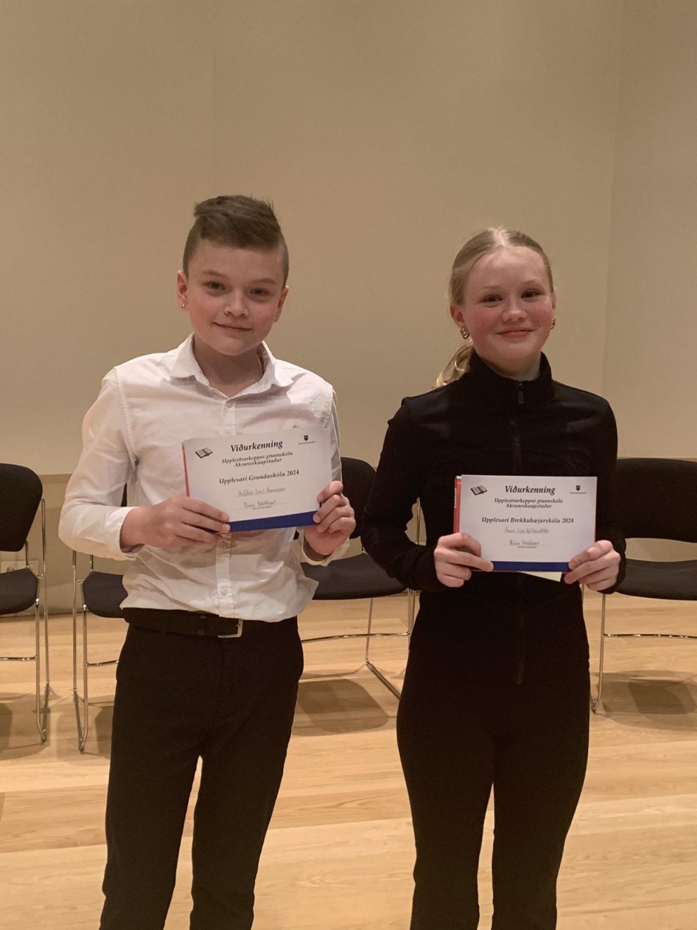 Halldór Emil og Anna Lea eru upplesarar grunnskólanna 2024.
