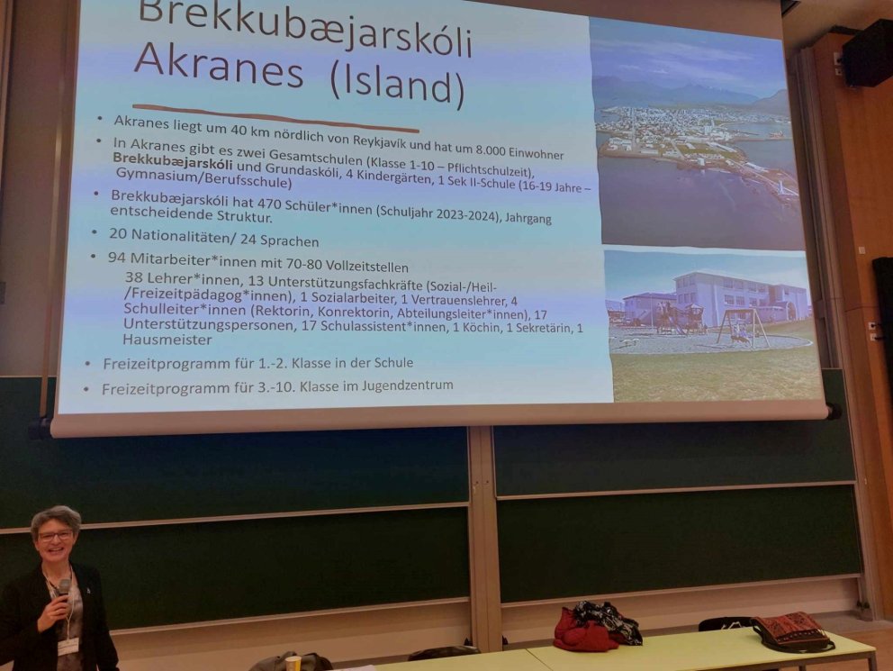 Ruth Rauterberg flytur erindi sitt á ráðstefnunni í Graz.