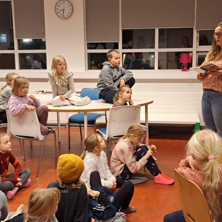 Lestrarstundin ,,Öll lesa