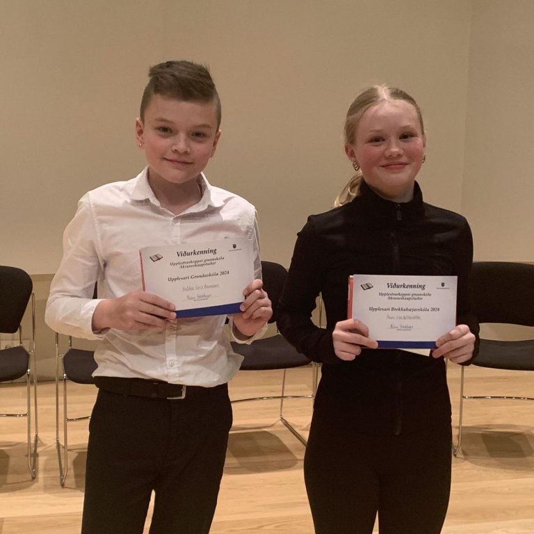 Halldór Emil og Anna Lea eru upplesarar grunnskólanna 2024.
