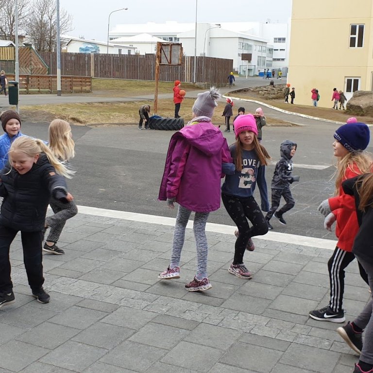 Dansað á föstudagsmorgni