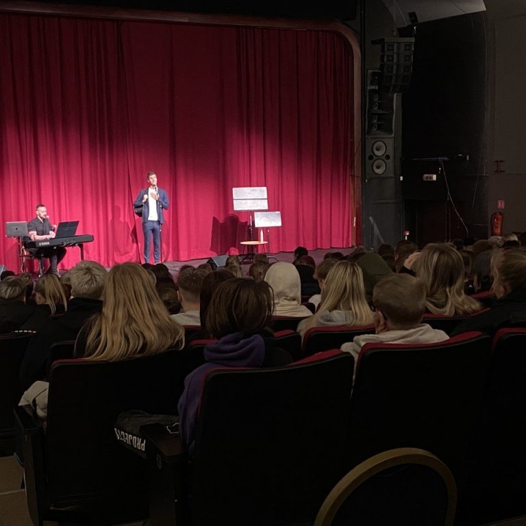 Góðan daginn faggi